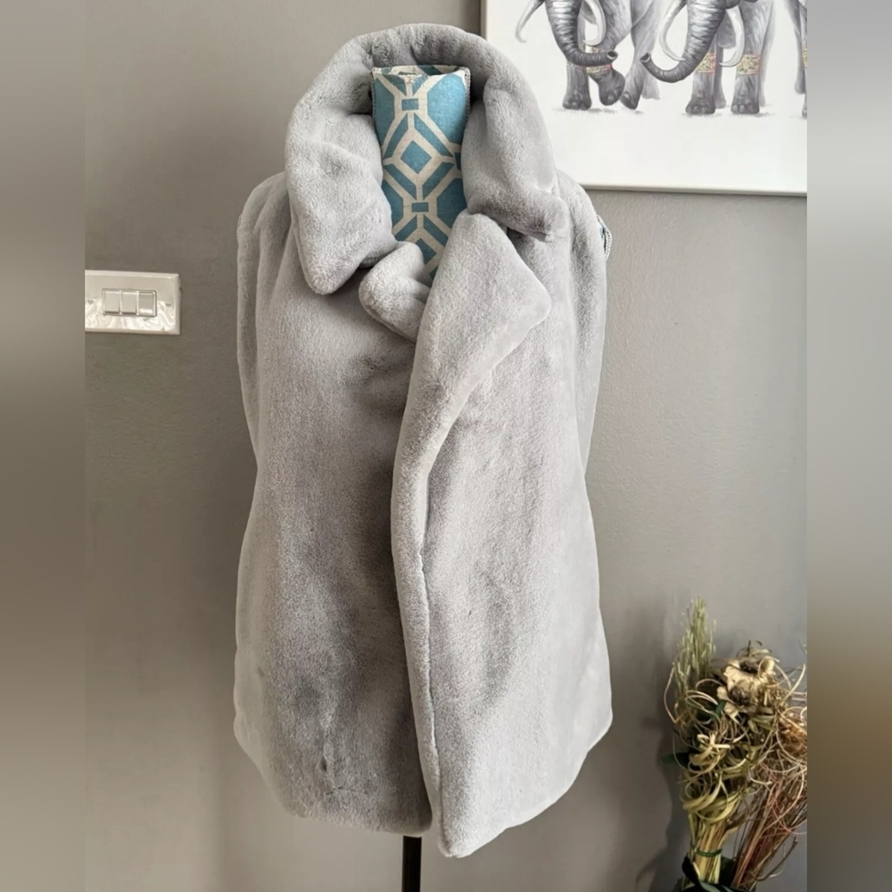Olivaceous Women’s Vest  Faux Fur  Gray Size Small
